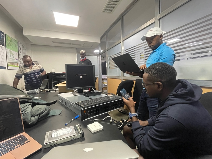 Modern IT supply chain and logistics